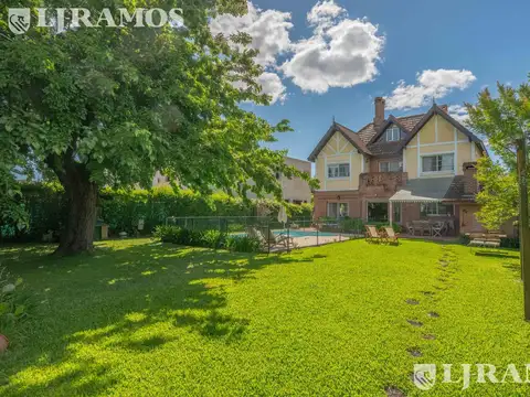 CASA RENOVADA 270m² - 4 DORM   DEP - APTO CRÉDITO - EL ESTABLO