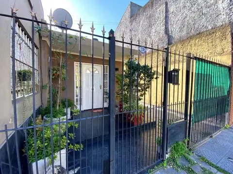 Int. juan Irigoin 700