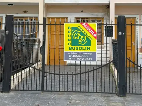 Duplex 3 abientes con patio y entrada de coche