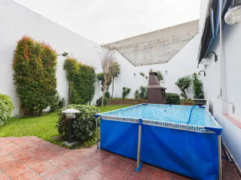 Casa en Venta con 3 cocheras
