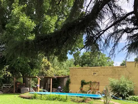 Casona única en su estilo ubicada en la localidad de Santa Lucía, Partido de San Pedro,