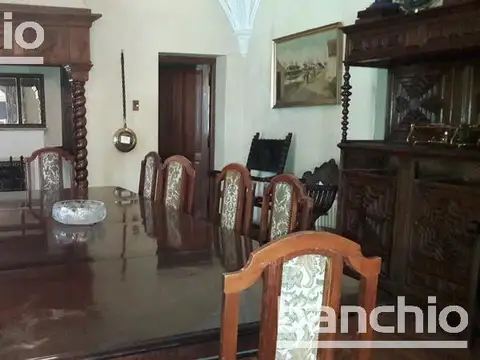 Casa en Venta con 5 cocheras