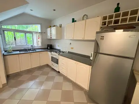 Casa 4 ambientes con 3 baños