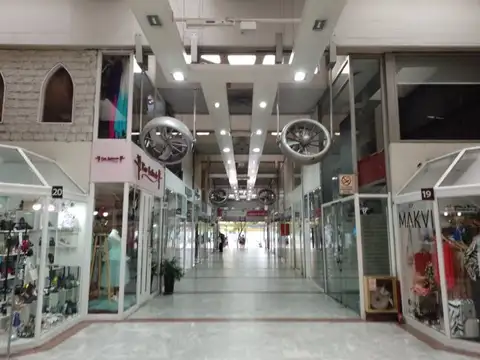 HERMOSOSO LOCAL 2 PLANTAS  P.B Y ENTREPISO  24 MTS CUADRADOS