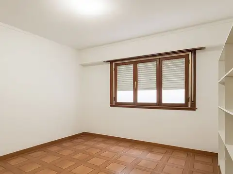 Casa 6 ambientes con 2 baños