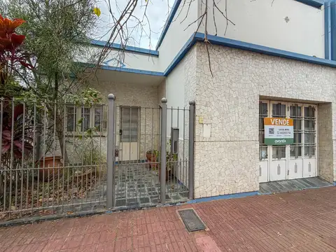 Casa 2 habitaciones c/ cochera - Barrio Mosconi Apta a Crédito