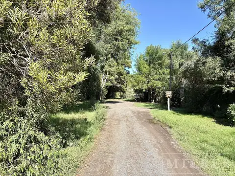 Casa en venta sobre calle Parravicini , el Cazador