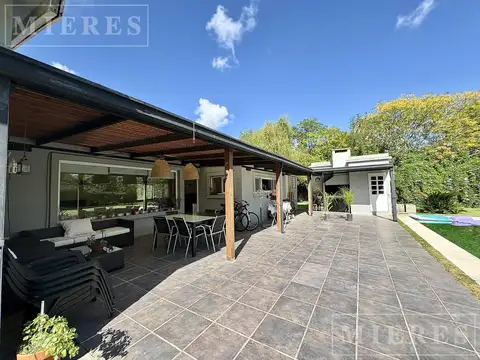 Casa en venta sobre calle Parravicini al 2900, el Cazador