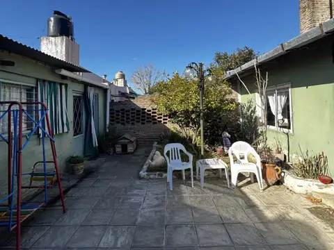 CASA EN VENTA EN ASCASUBI AL 900