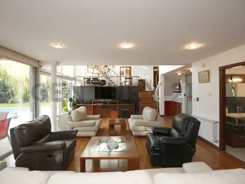 CASA EN VENTA EN GRAND BELL I - CITY BELL