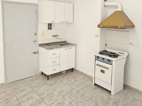 PELLEGRINI 1700, Piso 6