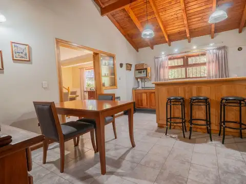 CASA EN VENTA BARILOCHE 5 AMBIENTES