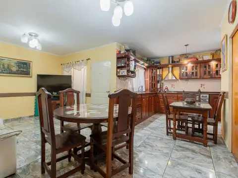 Venta PH 3 ambientes patio Parque Avellaneda Sin expensas