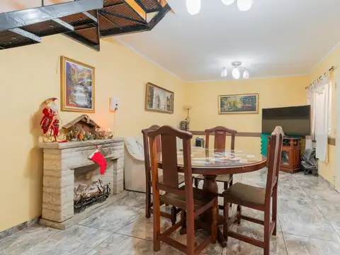 Depto Tipo Casa en Venta de 3 ambientes