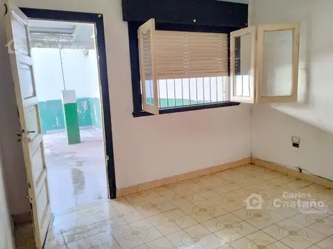 PH al frente planta baja, 3 Amb. Fondo 8 m o (uso comercial)
