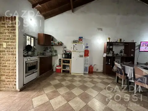 Casa 2 ambientes con 1 baño