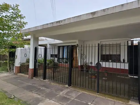 Casa americana 2 habitaciones parque venta Ituzaingo norte