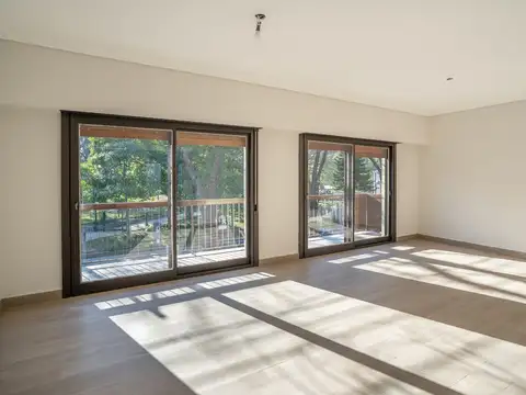 PH tipo Casa con Garage y Patio! Totalmente reciclado .