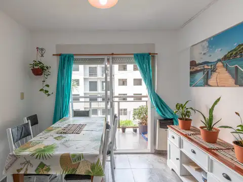 Suipacha 1200 , Piso 2