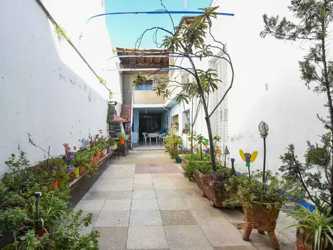 VENTA DE CASA MULTIFAMILIAR EN PARQUE CHACABUCO
