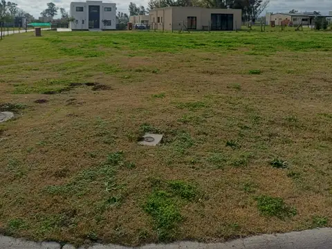 VENTA LOTE 187 BARRIO SANTA LUCIA. PILAR DEL ESTE