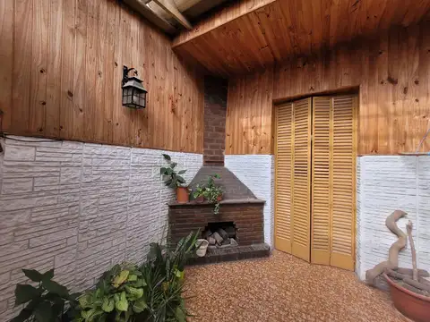 Depto Tipo Casa en Venta 40 años