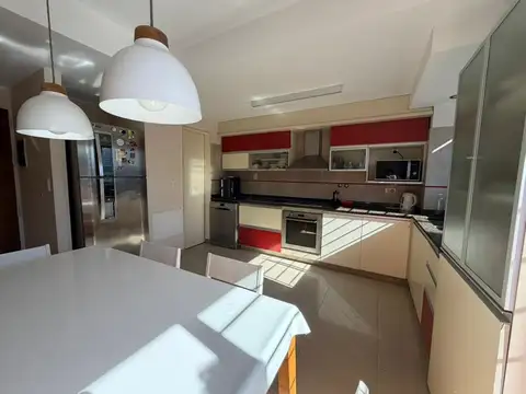 Departamento 4 ambientes con 2 baños