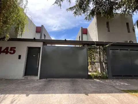 VENTA  PH CASA DUPLEX 3 AMBIENTES ITUZAINGÓ