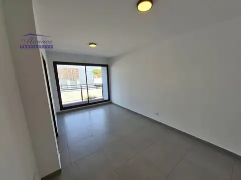 Excelente 2 amb. con balcón. A ESTRENAR!!