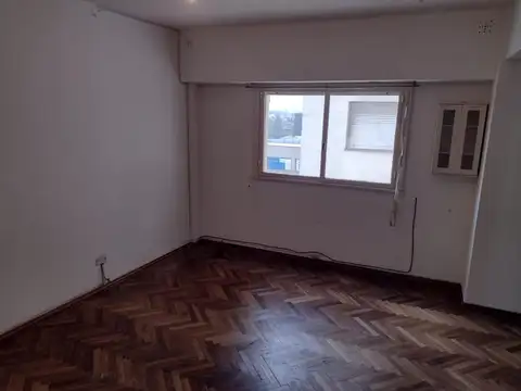 Lisandro De La Torre 13 , Piso 5