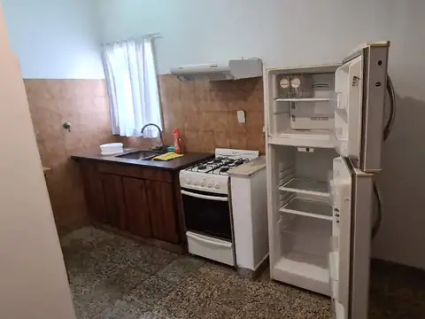 EN VENTA DEPARTAMENTO EN CASEROS DE 3 AMB. ALQUILADO; 3ER PISO CFTE. EN URQUIZA AL 4500 - FICHA 8323