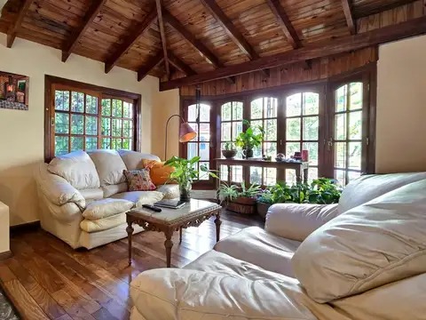 CASA 6 AMBIENTES CIUDAD JARDIN EL PALOMAR