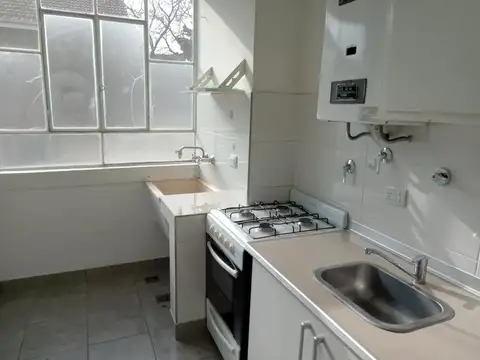 Departamento en Alquiler en Acassuso Vias  /  Santa Fe, $ 650.000