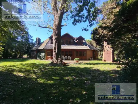 Casa 6 ambientes con 4 baños