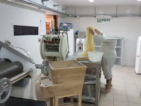 EXCELENTE LOCAL ZONA CASTELAR CENTRO