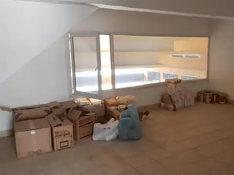 Local en Venta en Castelar, USD 350.000