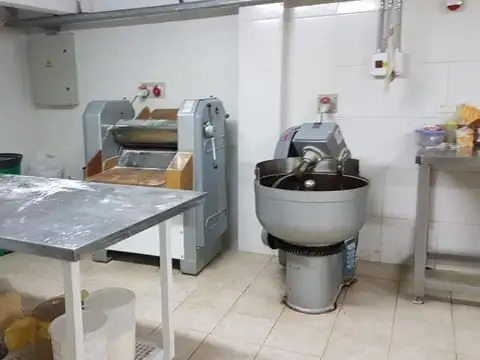 EXCELENTE LOCAL ZONA CASTELAR CENTRO