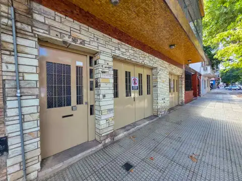 PH 3 AMB  1° PISO POR ESCALERA - COCHERA Y BAULERA