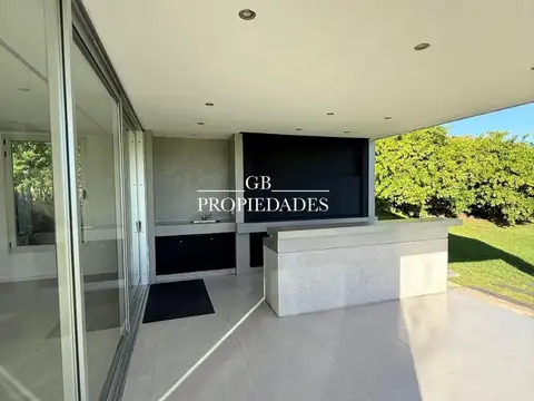 Casa en Alquiler al Norte