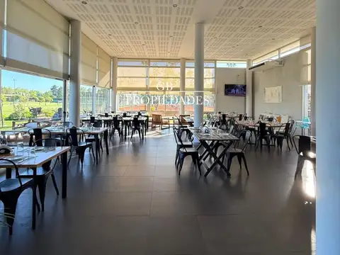 Casa 7 ambientes con 5 baños