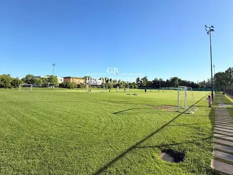 Casa en Alquiler en Ayres Plaza, USD 3.500