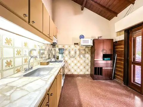 Casa en Venta con 4 cocheras