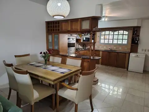 Depto Tipo Casa en Venta de 4 ambientes