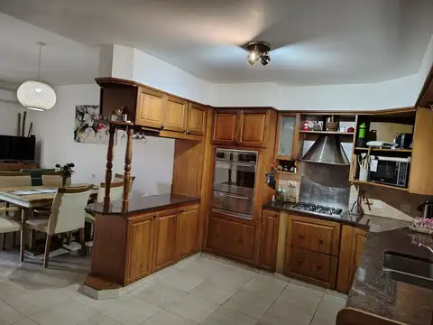 Depto Tipo Casa en Venta con 2 cocheras