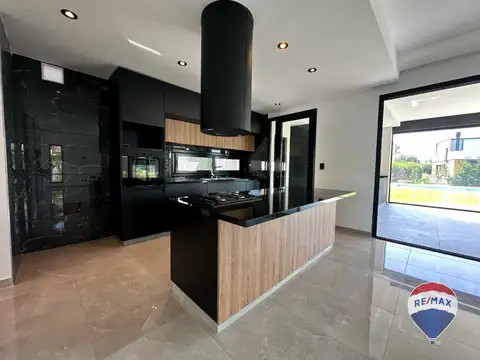 Los Robles 5900