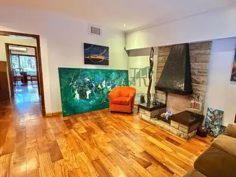 Excelente casa 5 ambientes con pileta y cochera