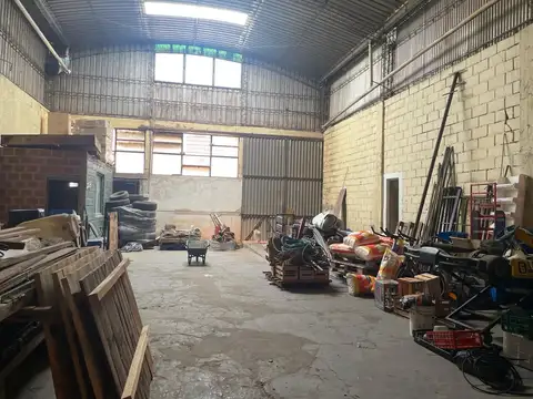 VENTA | INMUEBLE EN ESQUINA IDEAL PARA DEPÓSITO O LOGÍSTICA – POSADAS