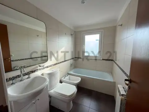 Departamento en Alquiler con 1 cocheras