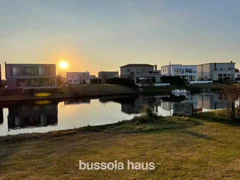 Lote en venta al lago Barrio Vistas Puertos Escobar