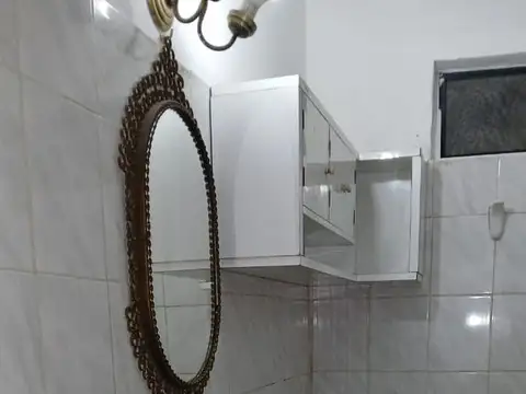 Casa 5 ambientes con 1 baño